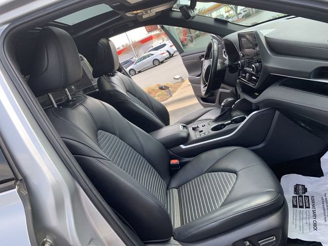 Used 2023 Toyota Highlander XSE image 14