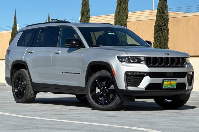 New 2026 Jeep Grand Cherokee L Limited AWD/4WD image 2