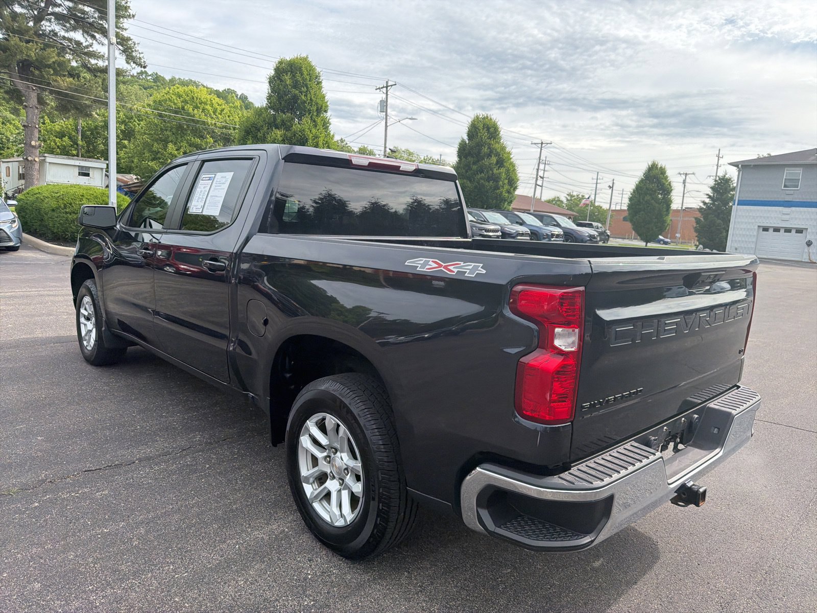 Used 2022 Chevrolet Silverado 1500 LT w/ LPO, Dark Essentials Package AWD/4WD image 3