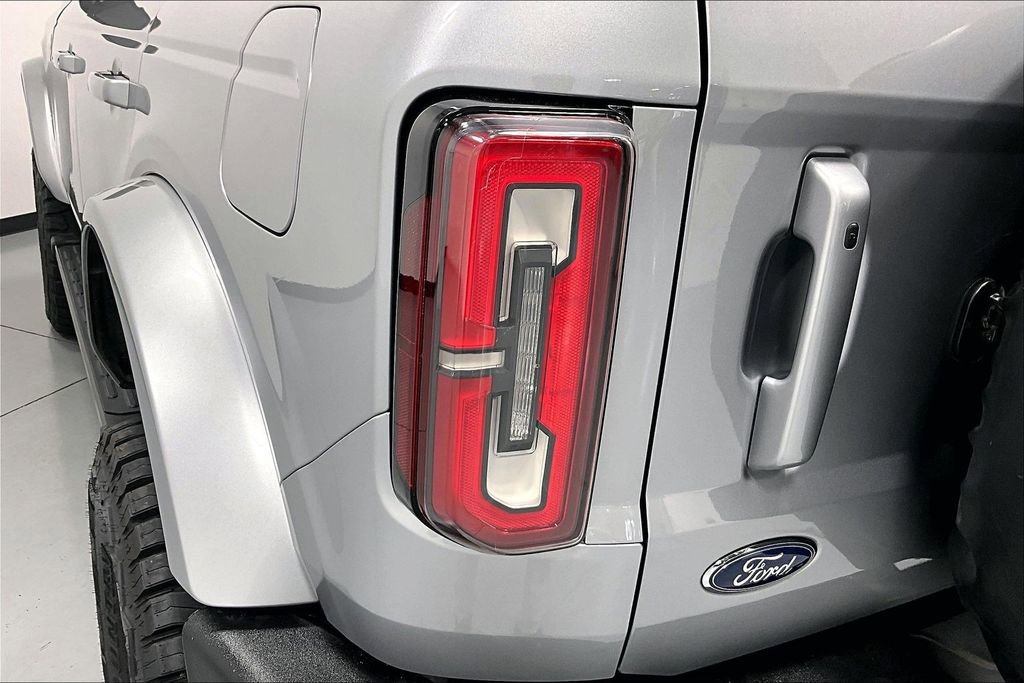 Used 2024 Ford Bronco Outer Banks AWD/4WD image 32