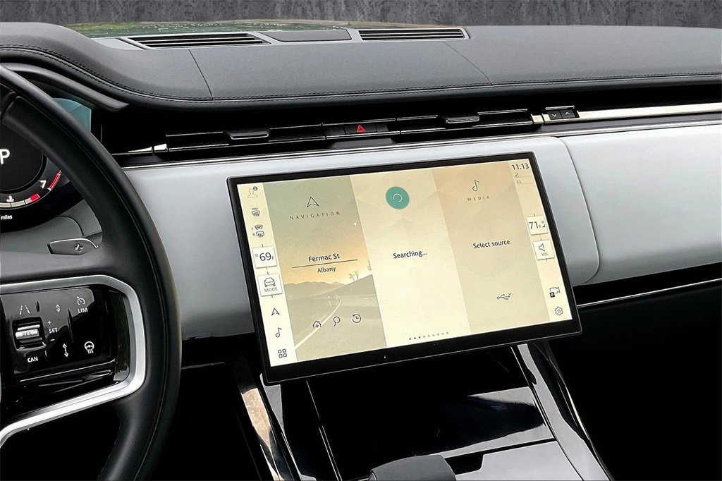 Used 2025 Land Rover Range Rover Sport image 9