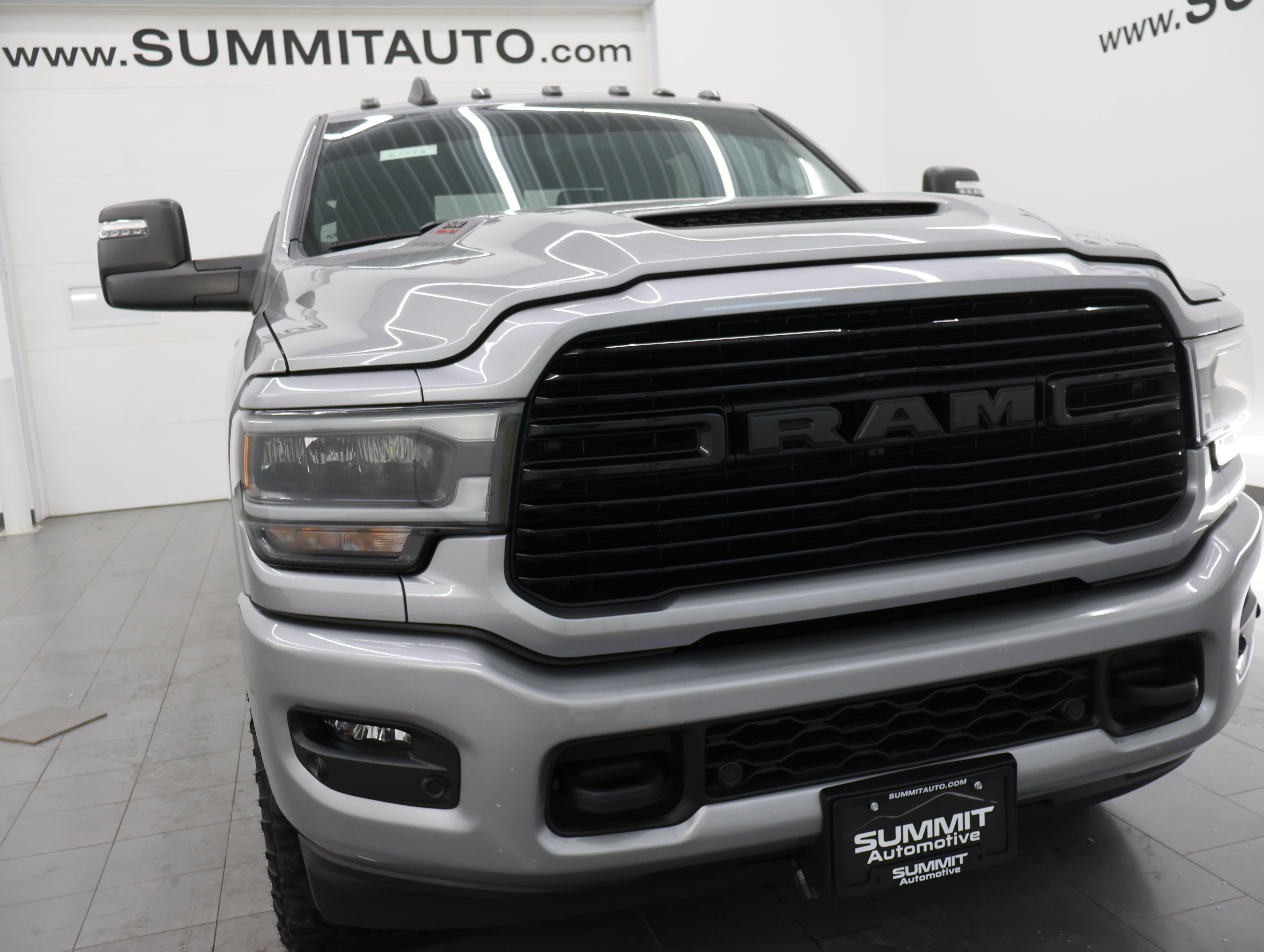 Used 2023 RAM 3500 Laramie AWD/4WD image 24