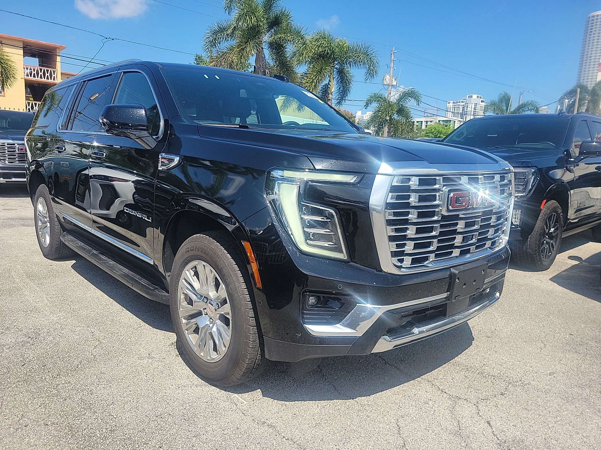 Used 2025 GMC Yukon XL Denali image 6