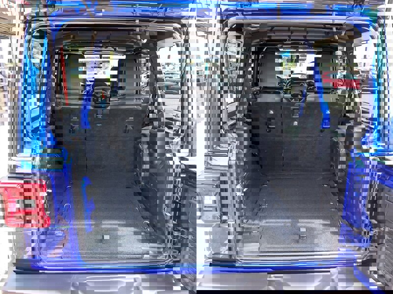 Used 2018 Jeep Wrangler Unlimited Sahara image 20