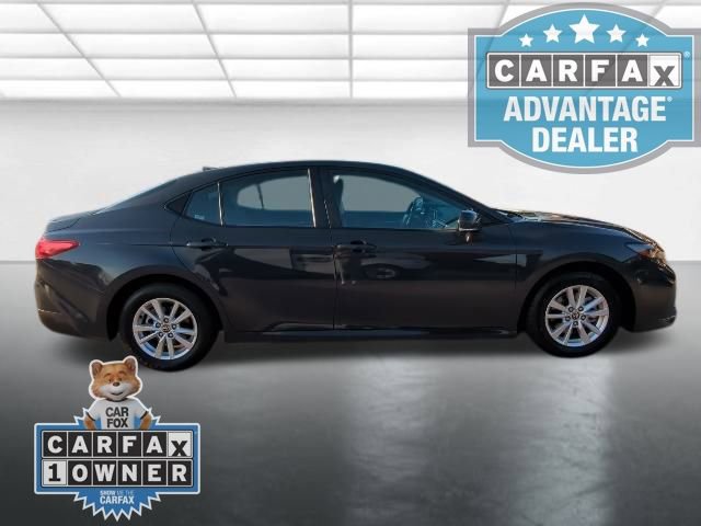 Used 2025 Toyota Camry LE image 27