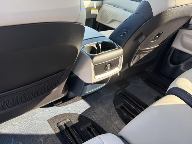New 2026 Kia Carnival EX FWD image 9