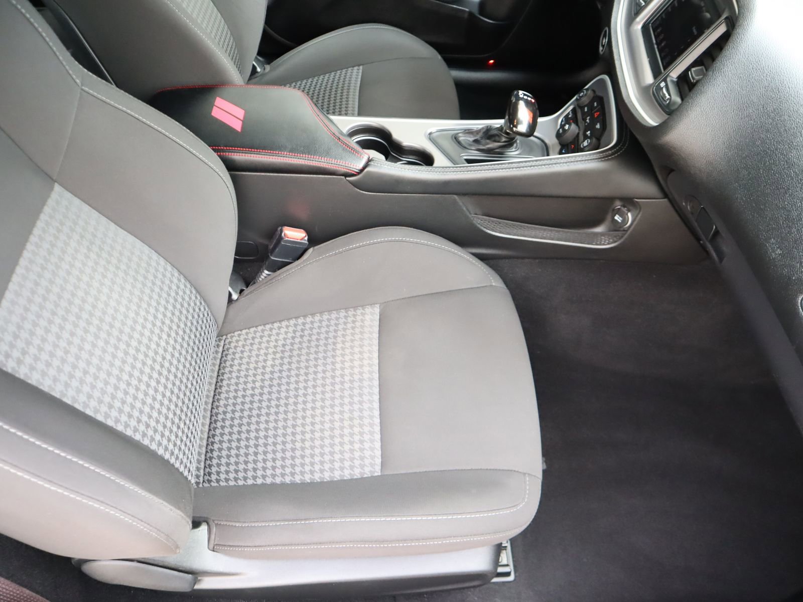 Used 2022 Dodge Challenger GT image 56