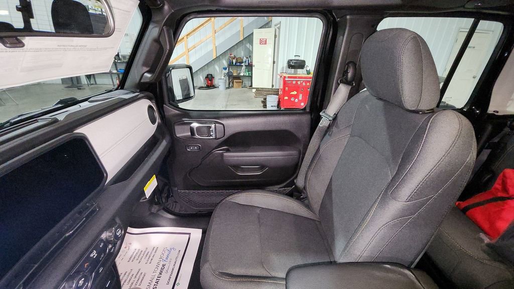 New 2026 Jeep Gladiator Sport image 11