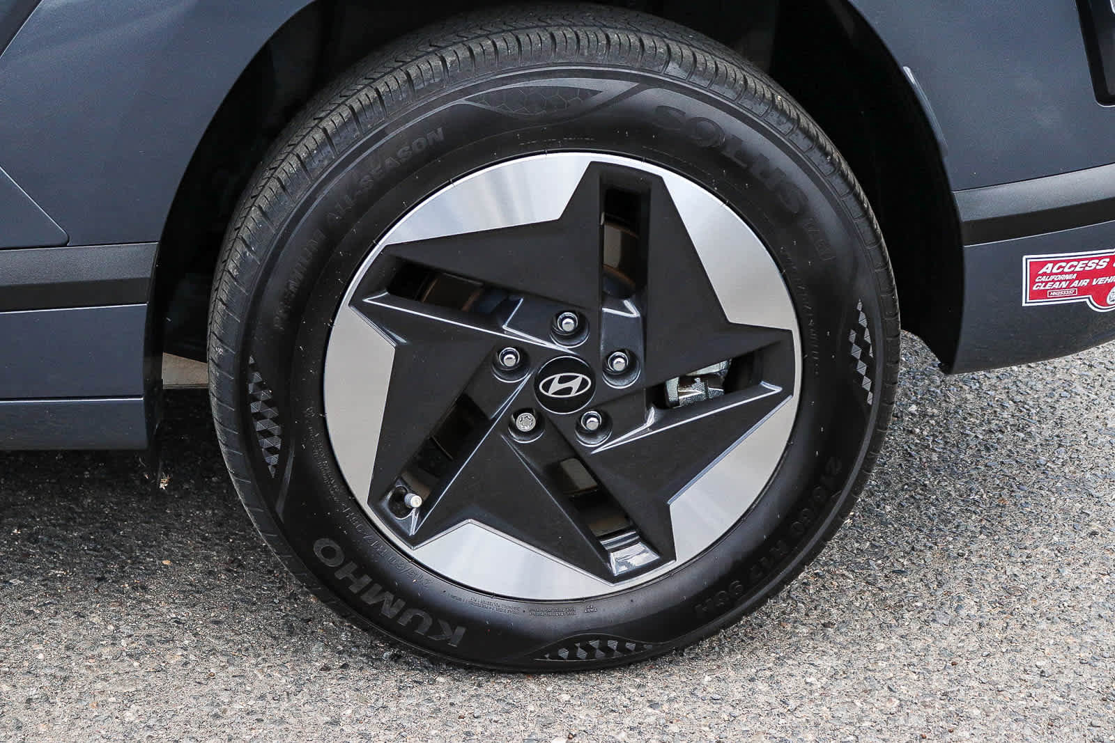 Used 2024 Hyundai Kona SEL FWD image 11