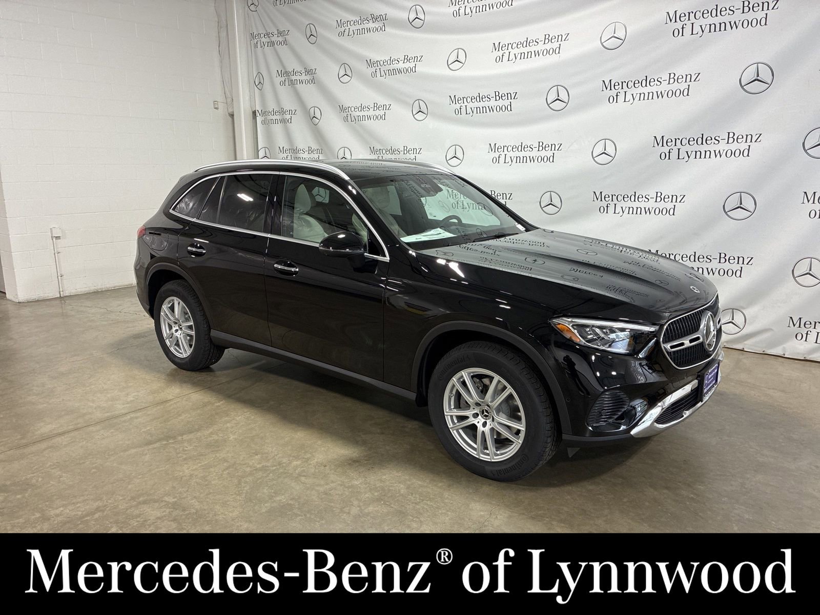 Used 2026 Mercedes-Benz GLC 300 4MATIC image 1