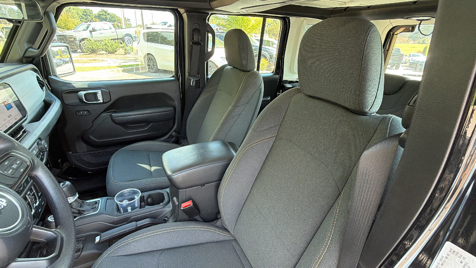 Used 2025 Jeep Wrangler Unlimited Sport AWD/4WD image 17