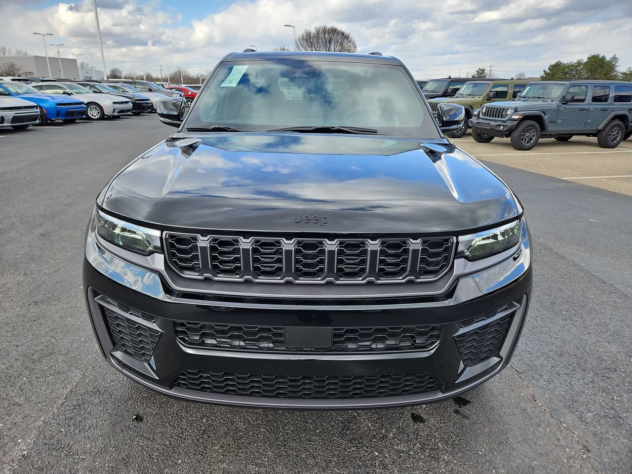 New 2026 Jeep Grand Cherokee Altitude AWD/4WD image 2