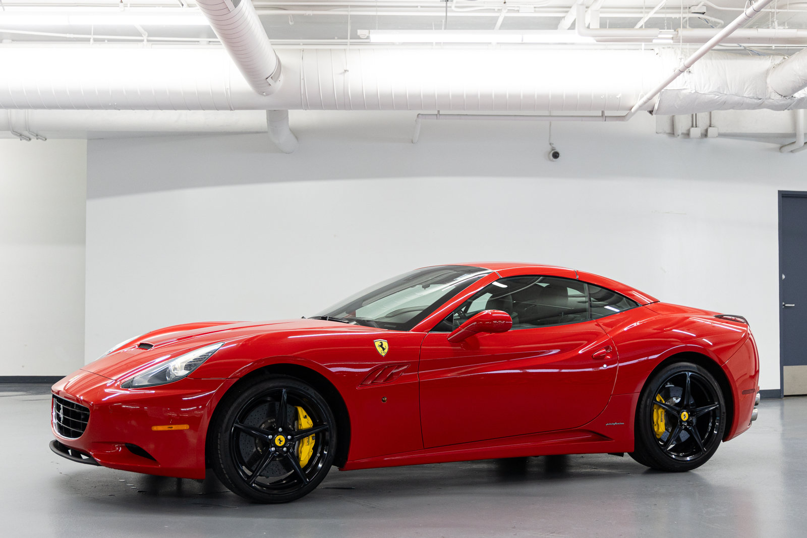 Used 2011 Ferrari California RWD image 12