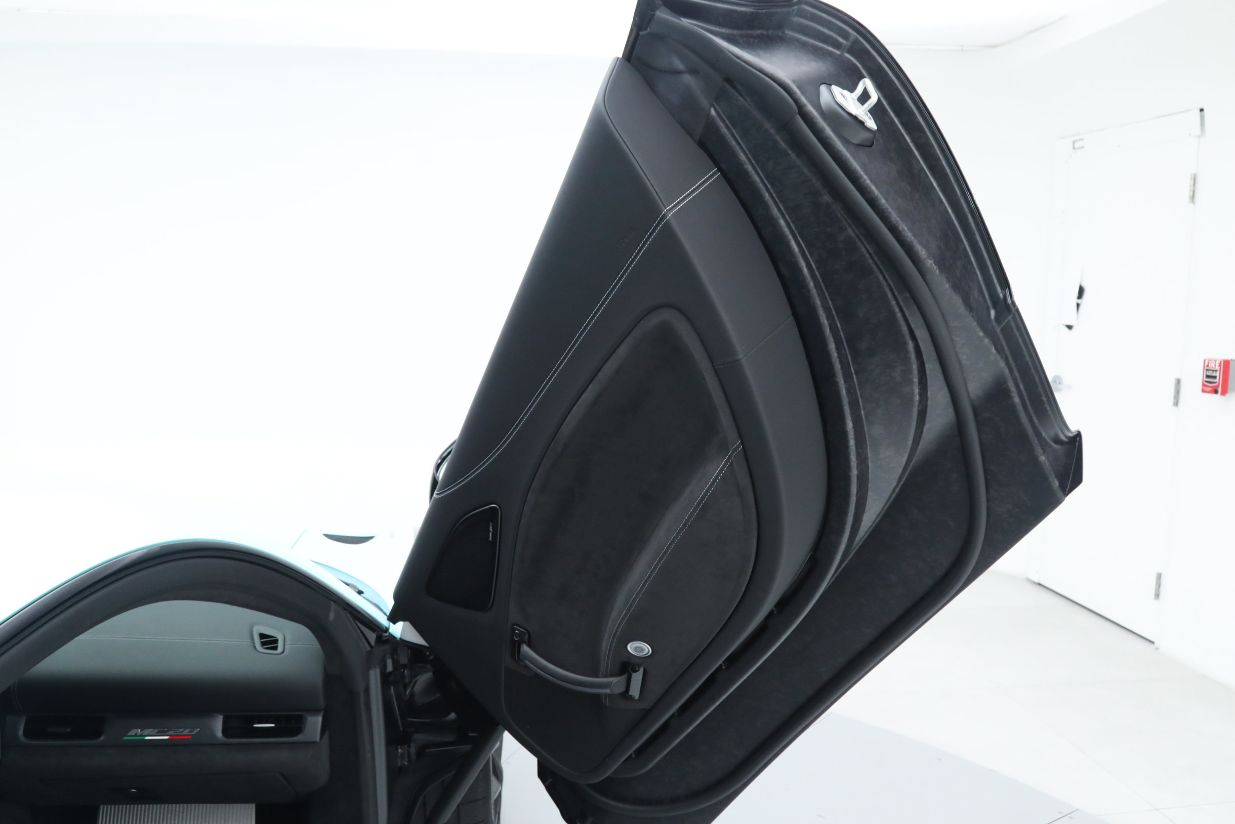 Used 2025 Maserati MC20 Coupe RWD image 28