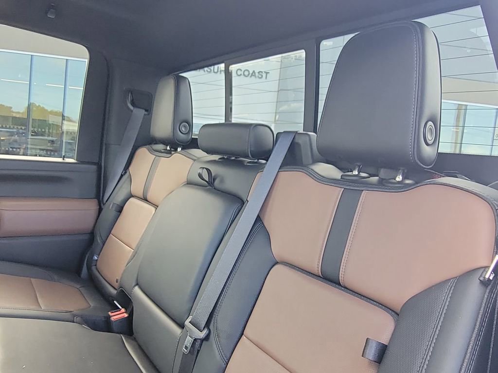 Used 2022 Chevrolet Silverado 3500 High Country AWD/4WD image 15