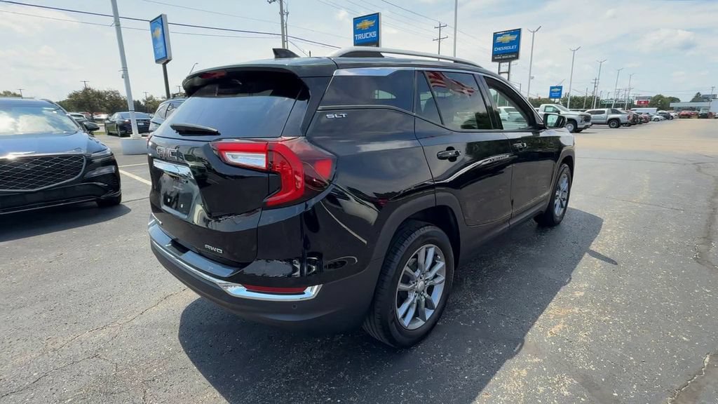 Used 2024 GMC Terrain SLT w/ Infotainment Package II AWD/4WD image 8