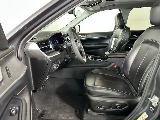 Used 2023 Jeep Grand Cherokee 30th Anniversary image 11