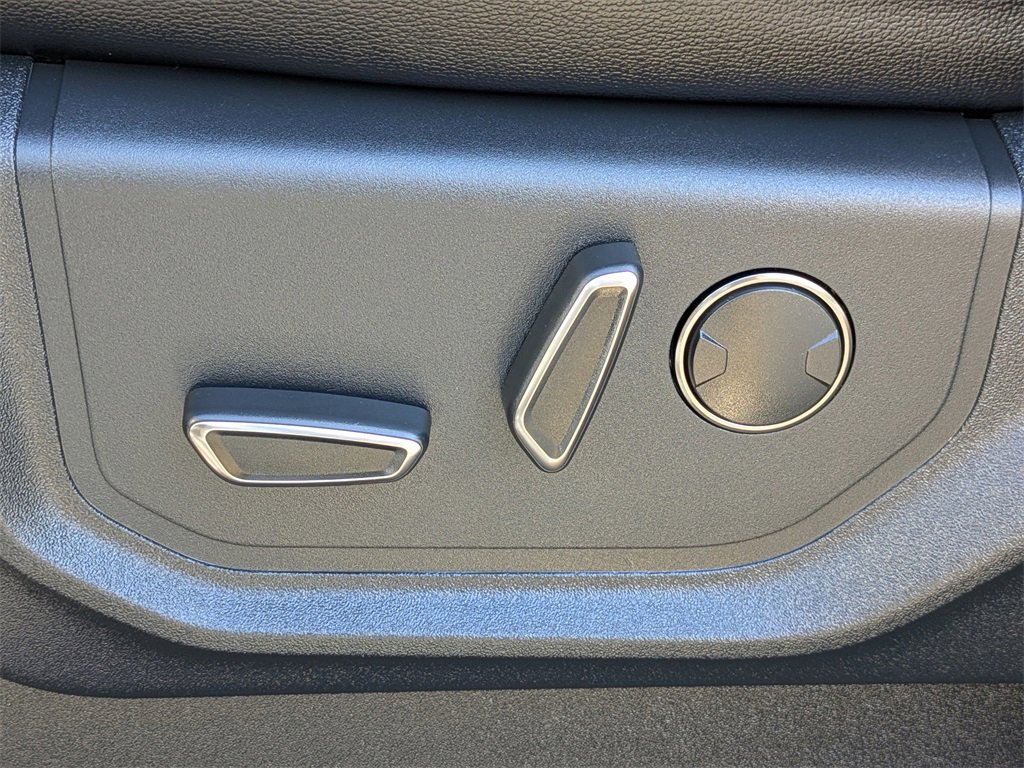 Used 2020 Ford F150 Raptor w/ Equipment Group 802A Luxury image 19