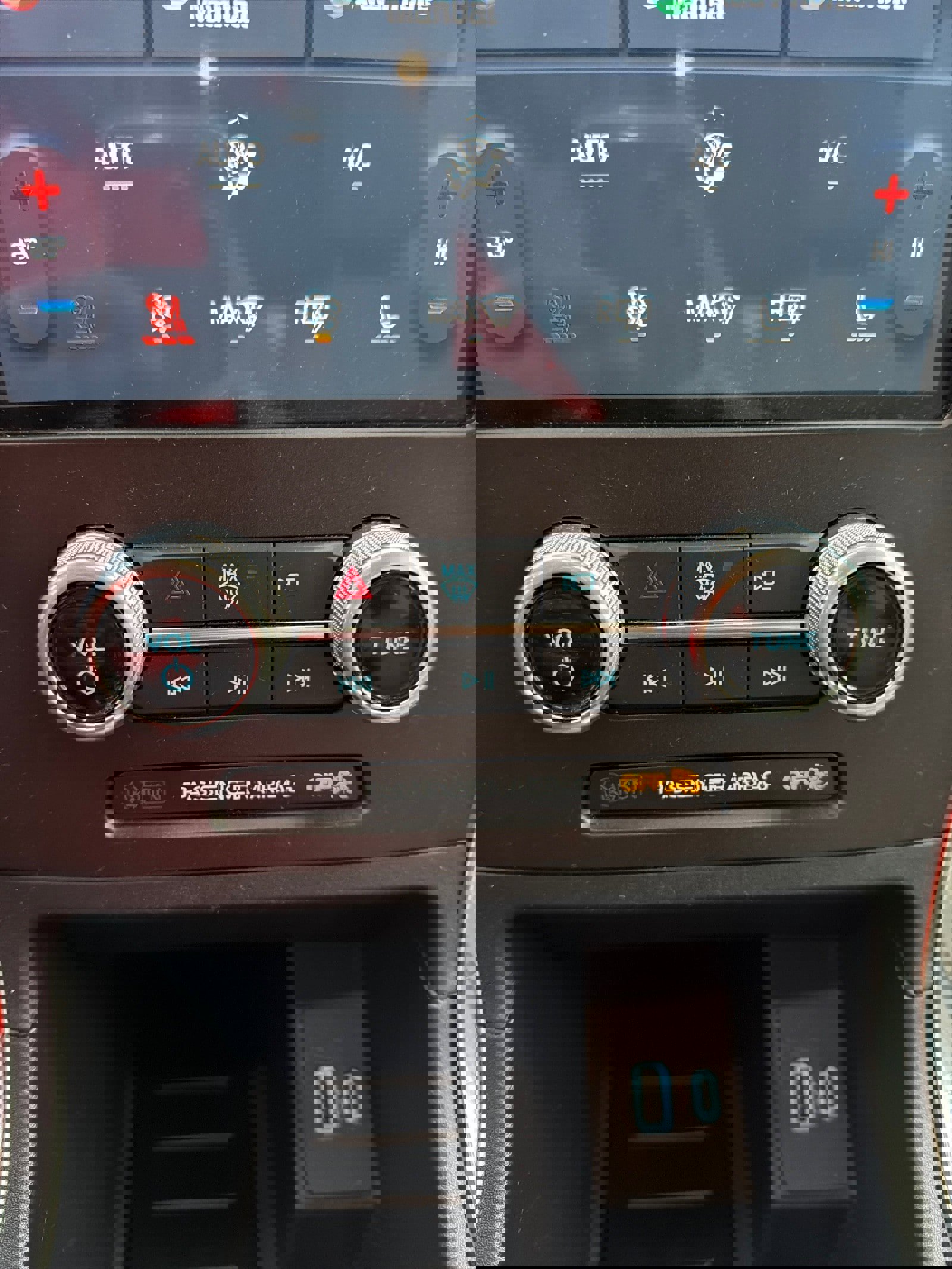 Used 2021 Ford Edge Titanium w/ Cargo Accessory Package image 27