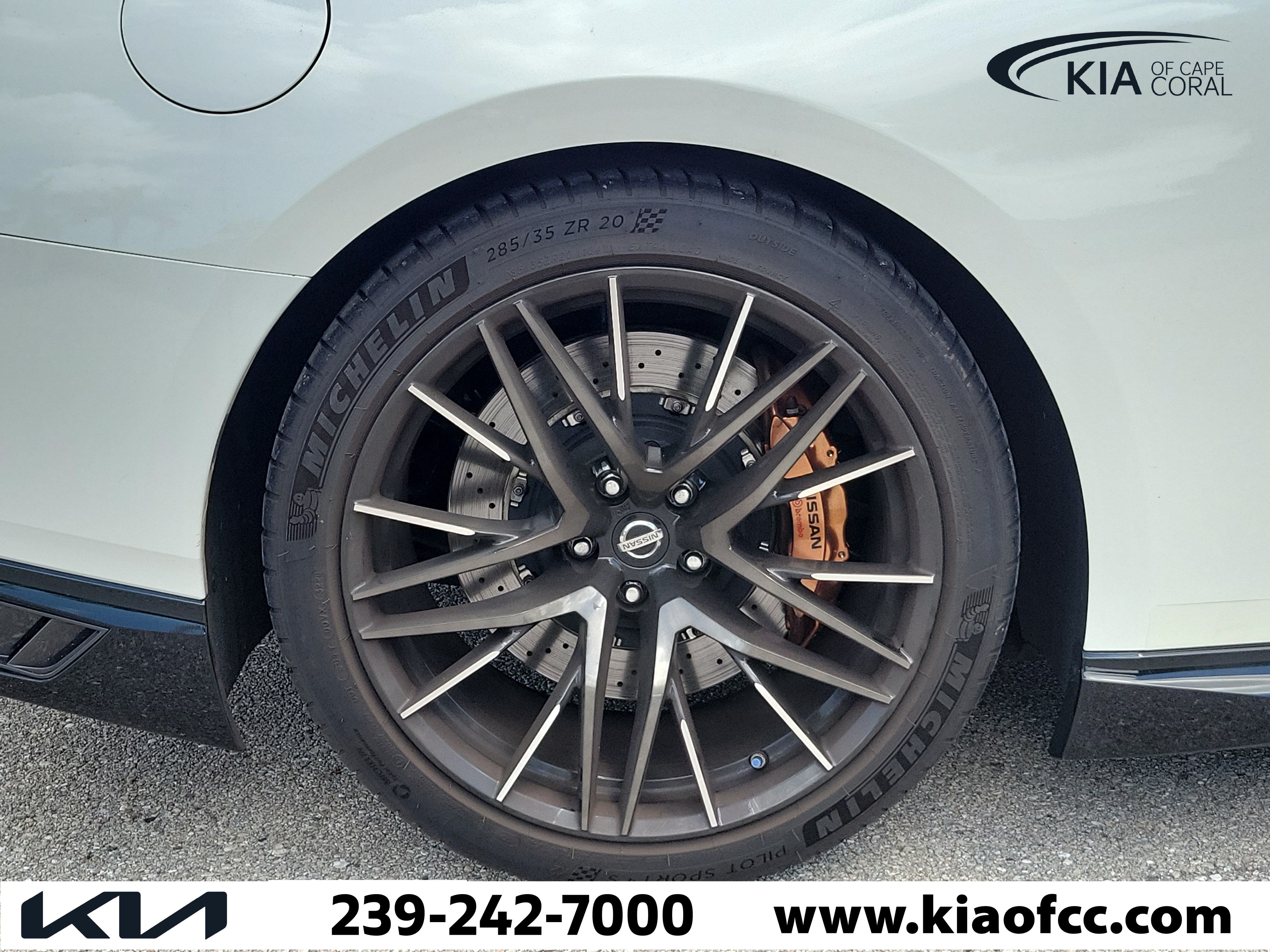 Used 2020 Nissan GT-R Premium AWD/4WD image 9