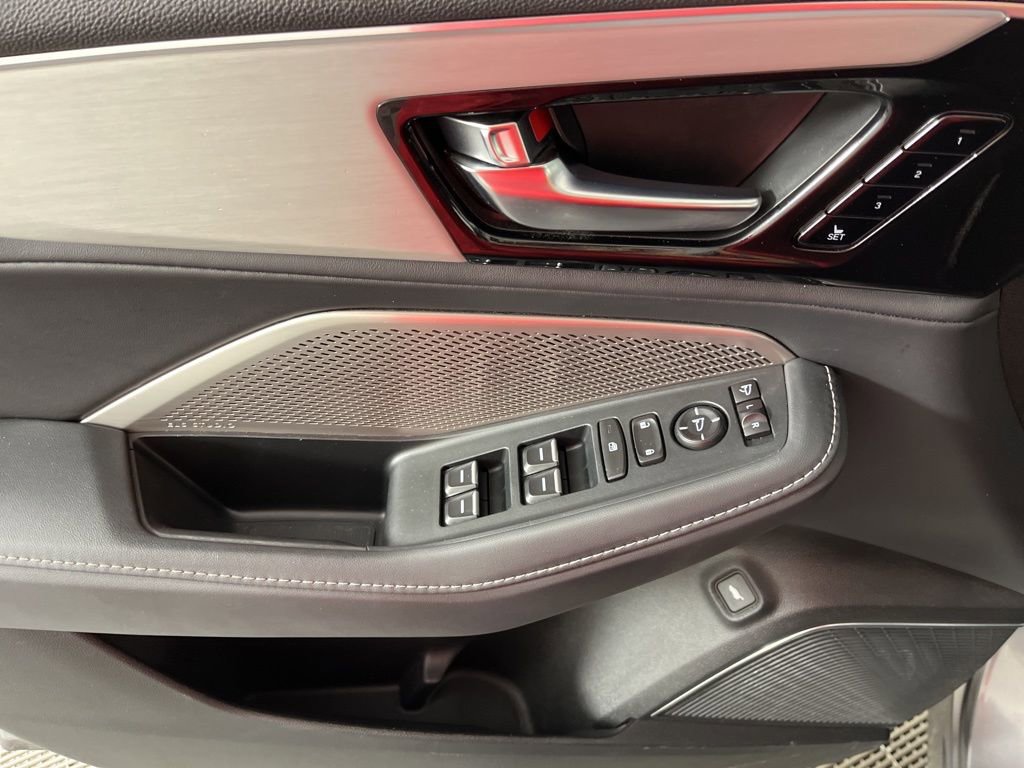 Used 2023 Acura MDX SH-AWD w/ Technology Package image 23