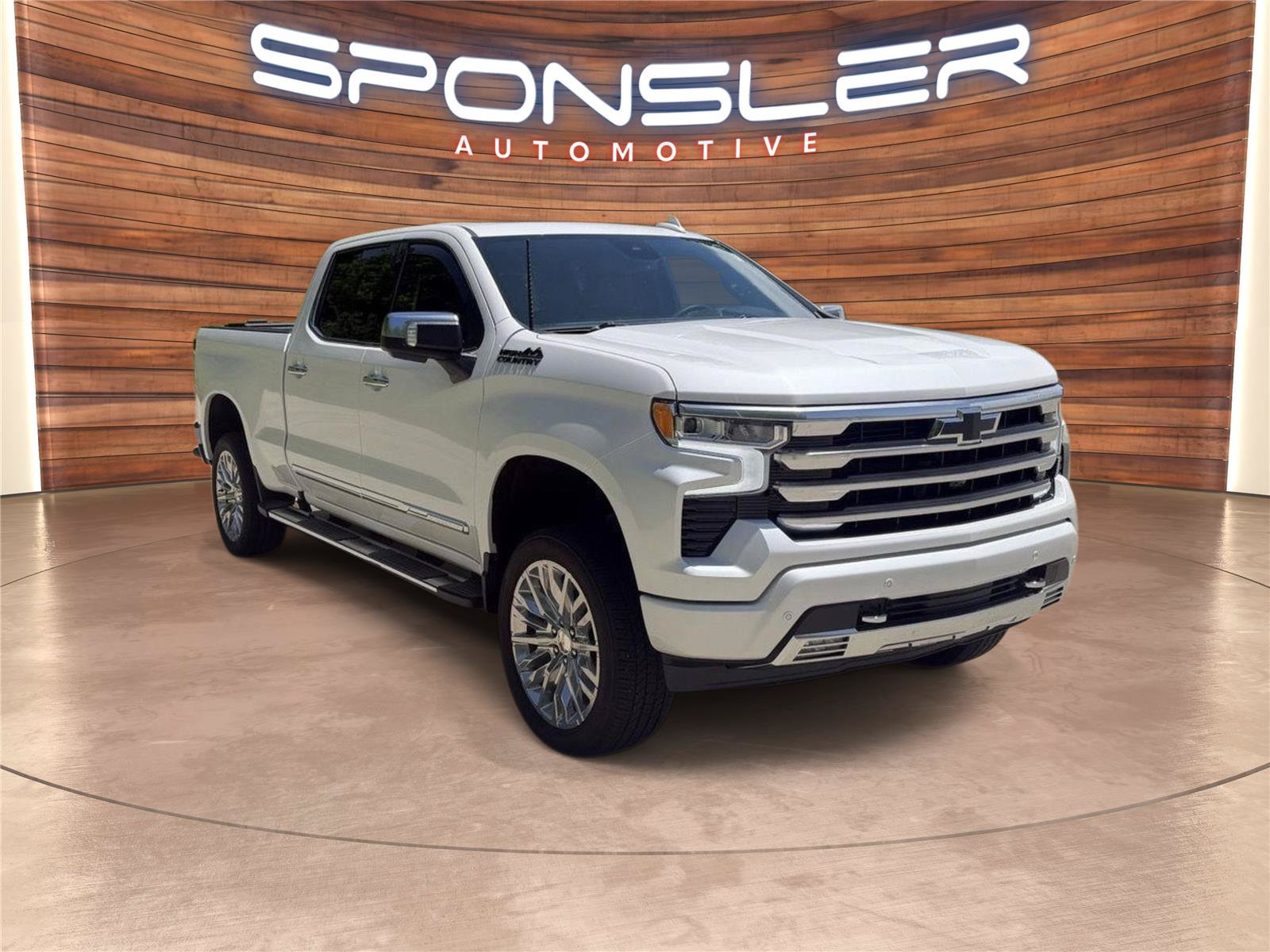 Used 2025 Chevrolet Silverado 1500 High Country w/ High Country Premium Package AWD/4WD image 9
