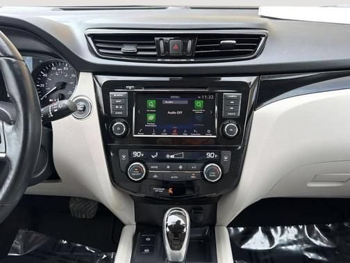 Used 2022 Nissan Rogue Sport SL AWD/4WD image 10
