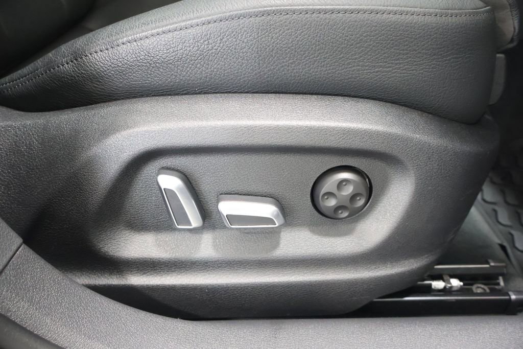 Used 2018 Audi Q3 2.0T Premium Plus AWD/4WD image 22