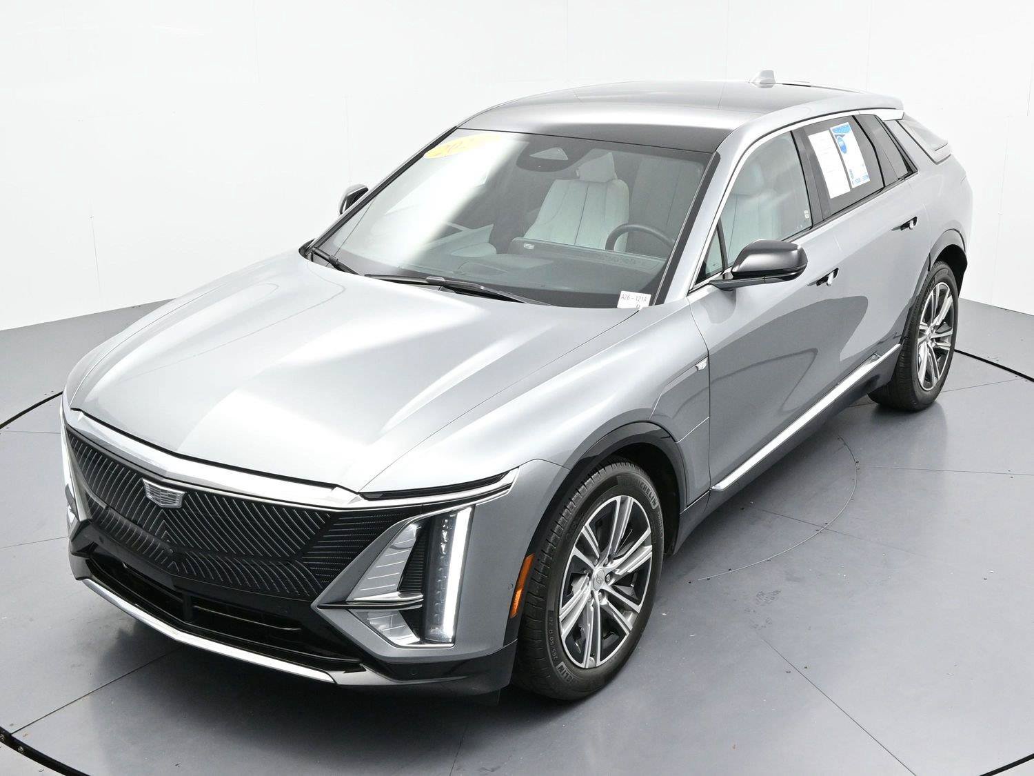 Used 2024 Cadillac Lyriq Luxury AWD/4WD image 35