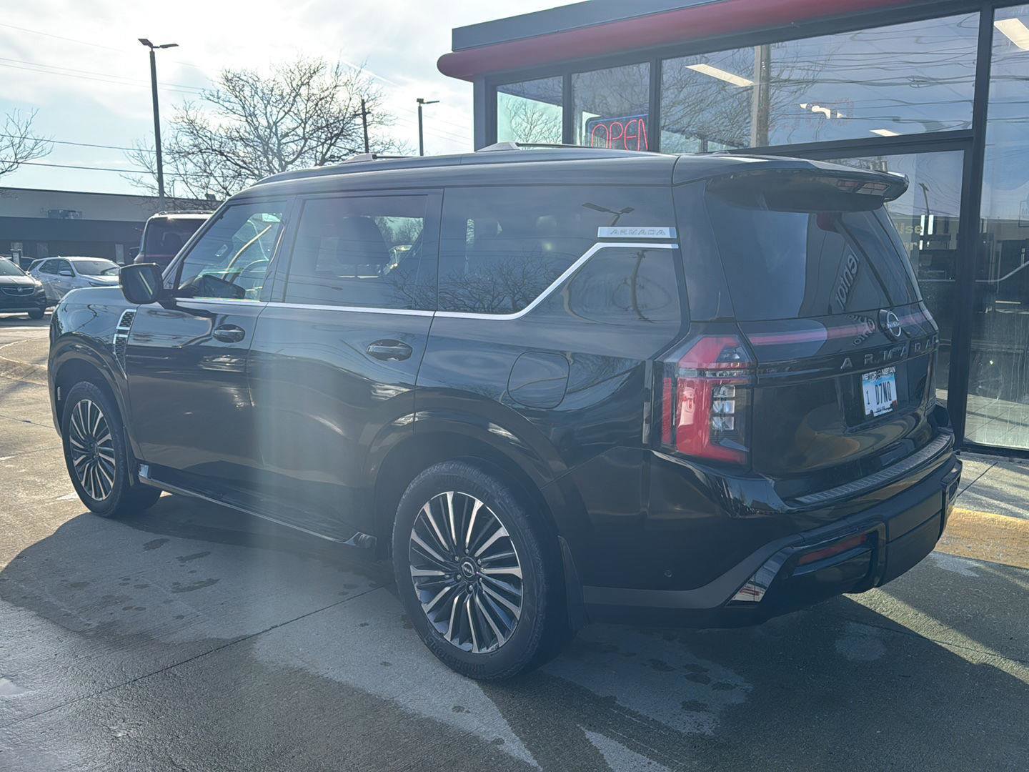 Certified 2025 Nissan Armada Platinum Reserve image 6