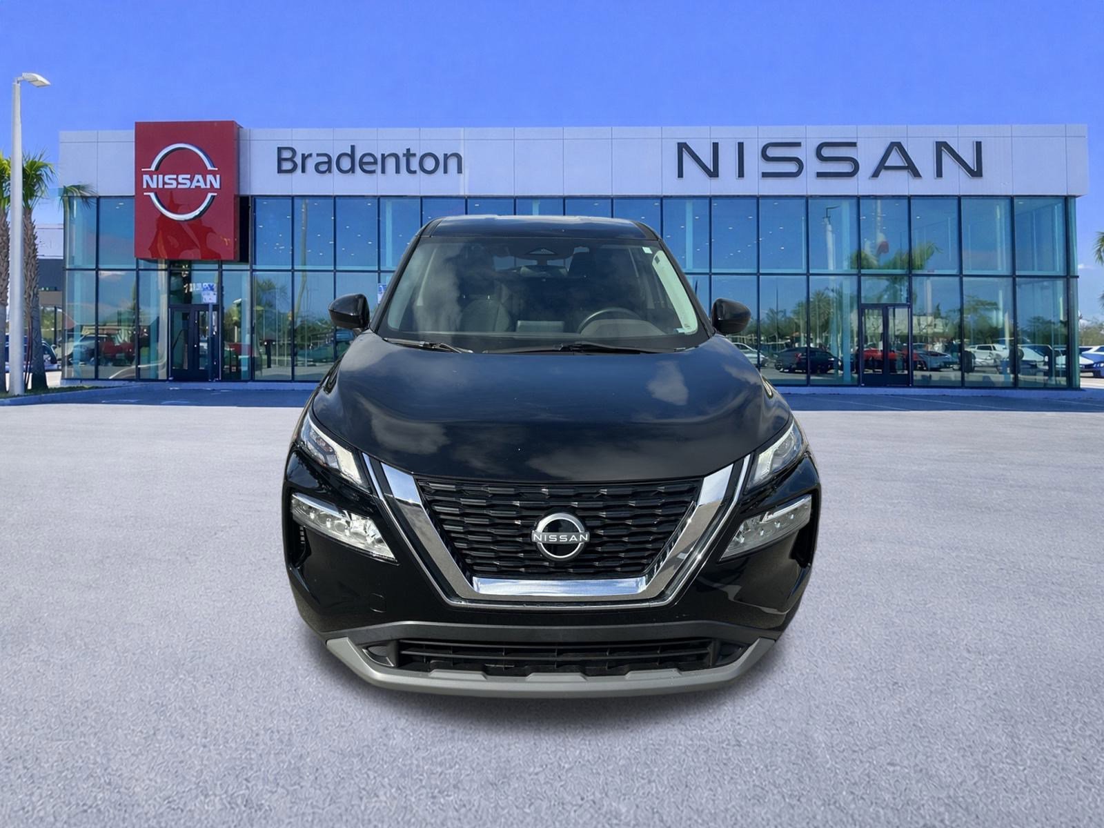 Certified 2023 Nissan Rogue SV image 2