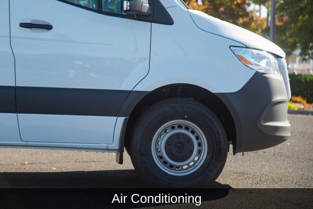 Used 2025 Mercedes-Benz Sprinter 2500 image 9