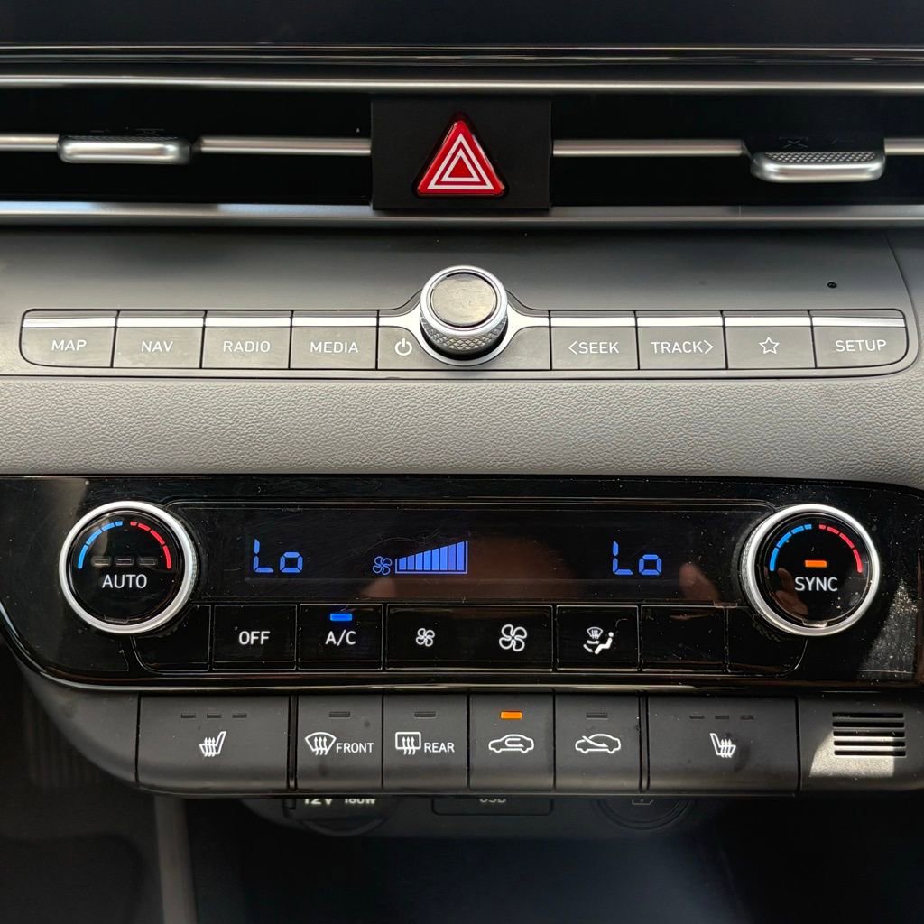 Used 2023 Hyundai Elantra SEL w/ Convenience Package image 22