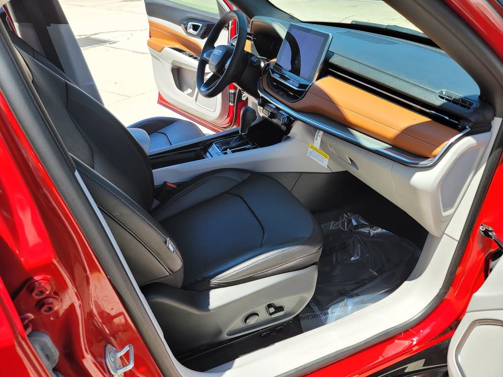 Used 2023 Jeep Compass Limited w/ Elite Group AWD/4WD image 14