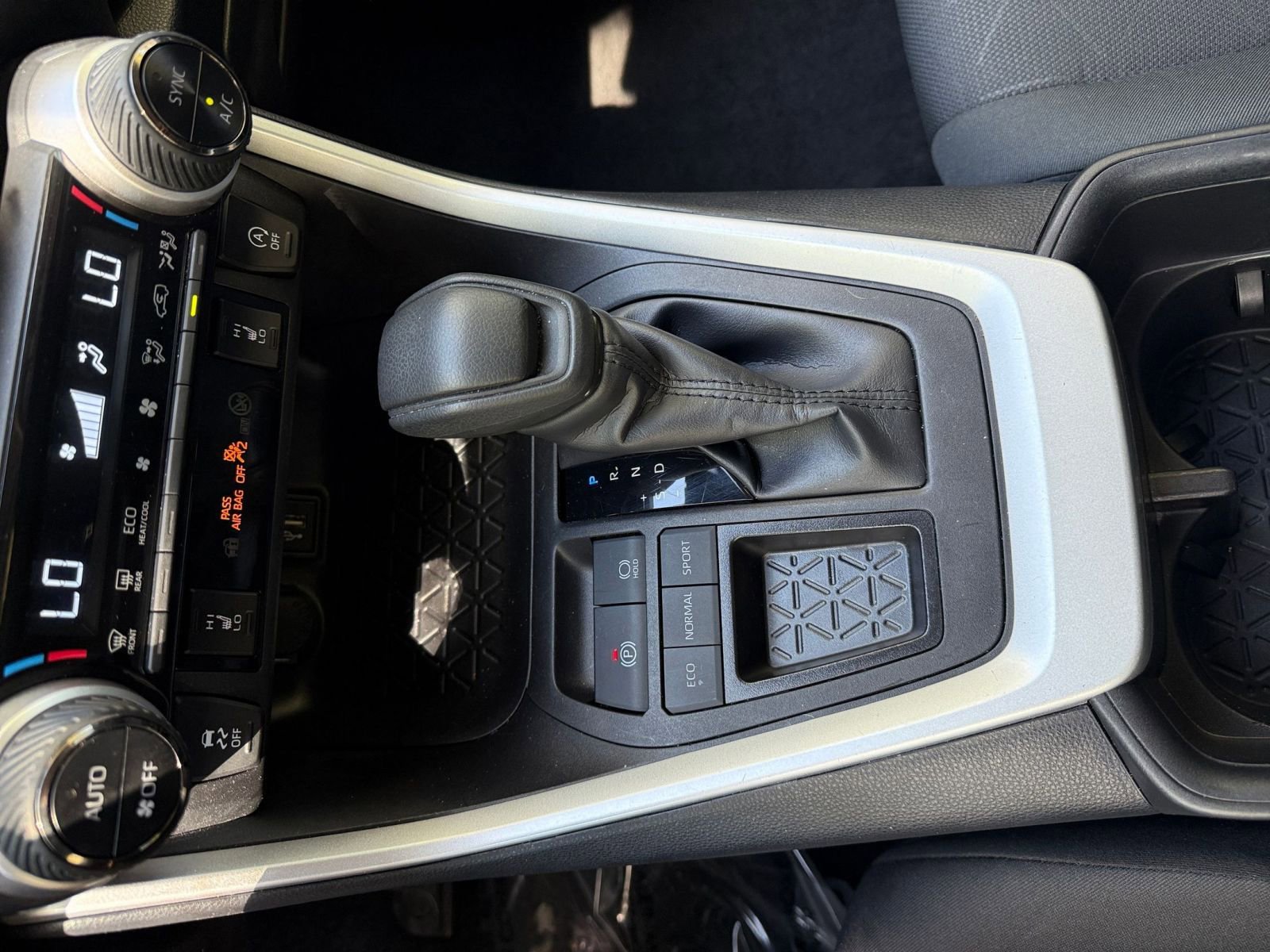 Used 2025 Toyota RAV4 XLE w/ Weather Package FWD image 37