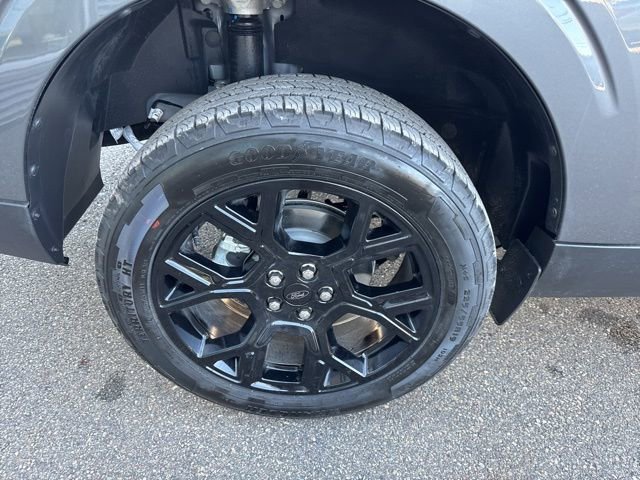 New 2025 Ford Maverick XLT w/ XLT Luxury Package image 13