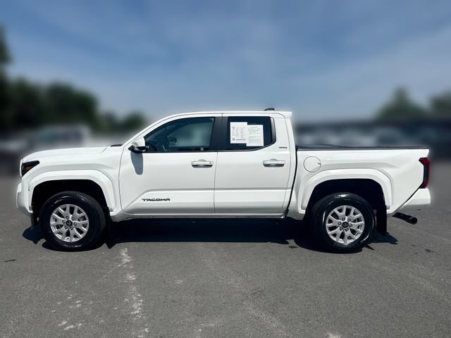 Used 2024 Toyota Tacoma SR5 AWD/4WD image 5