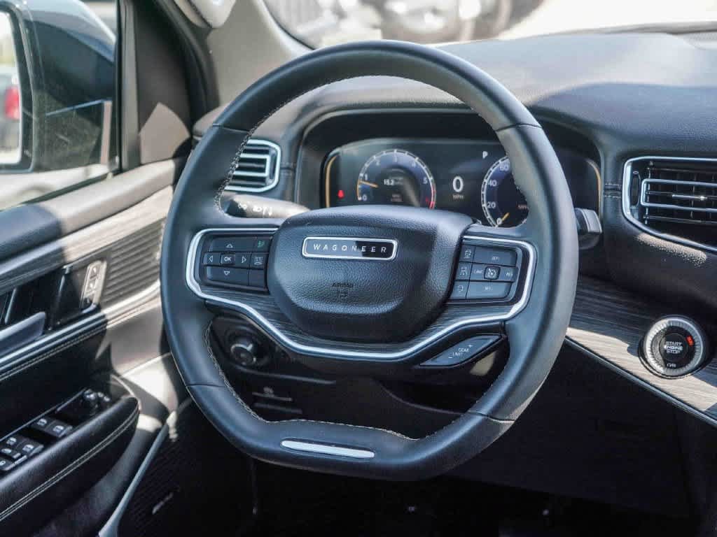 Certified 2024 Jeep Wagoneer L Series II w/ Flexible Seating Group AWD/4WD image 13