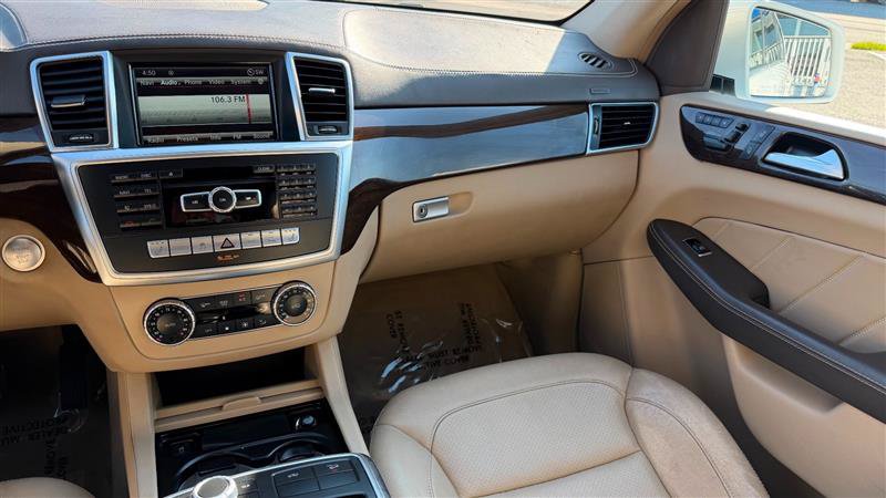 Used 2015 Mercedes-Benz GL 450 4MATIC image 19