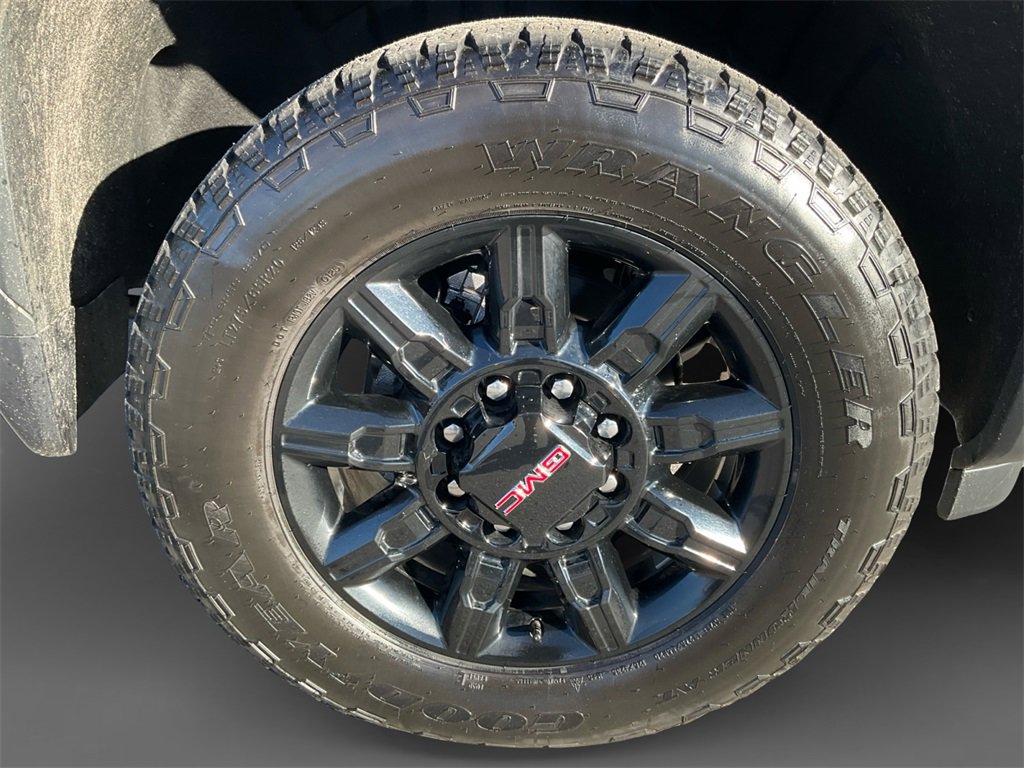 Used 2025 GMC Sierra 2500 AT4 w/ AT4 Premium Plus Package image 14