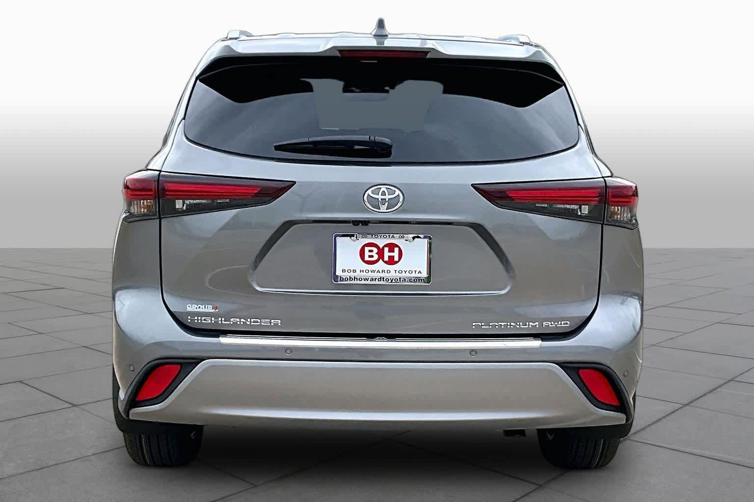 New 2026 Toyota Highlander Platinum AWD/4WD image 4