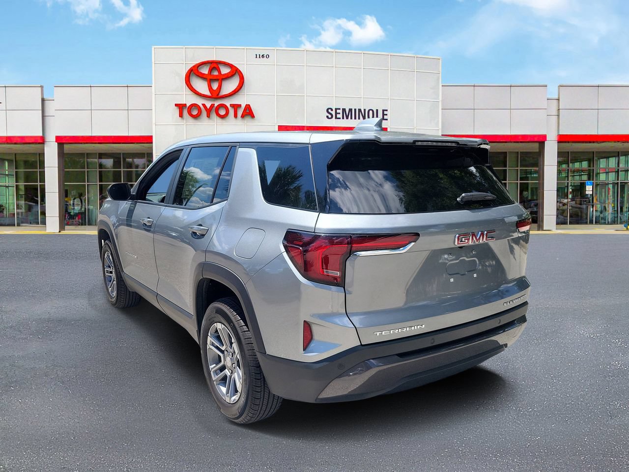 Used 2026 GMC Terrain Elevation FWD image 4