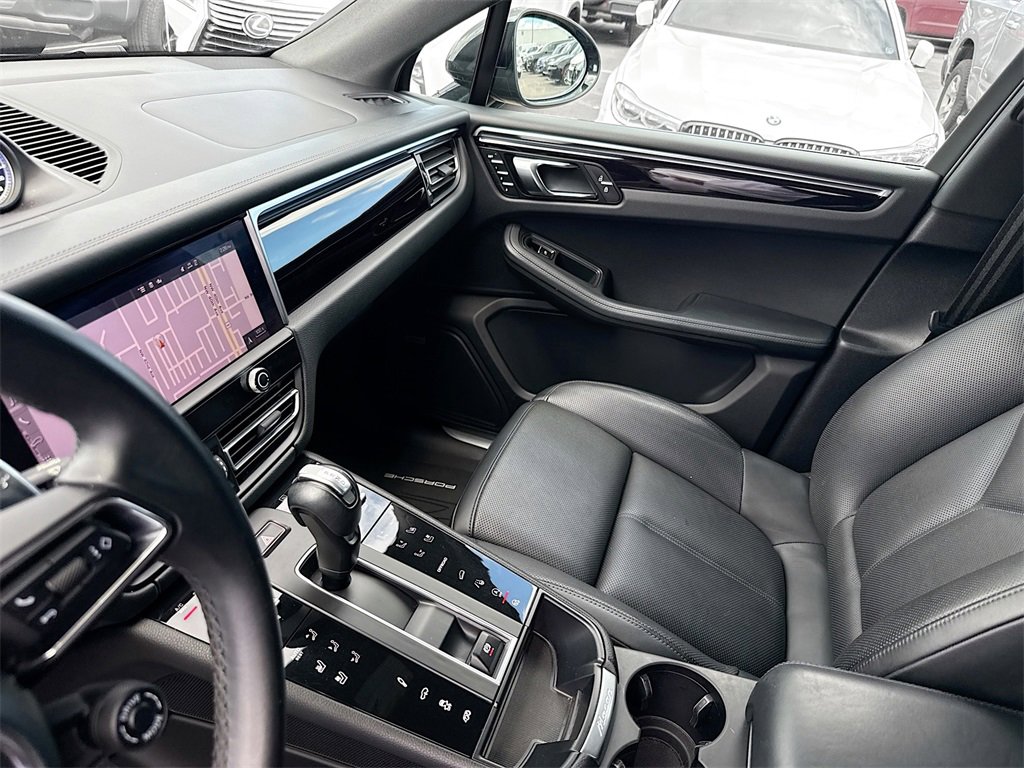 Used 2022 Porsche Macan S w/ Premium Package Plus image 26