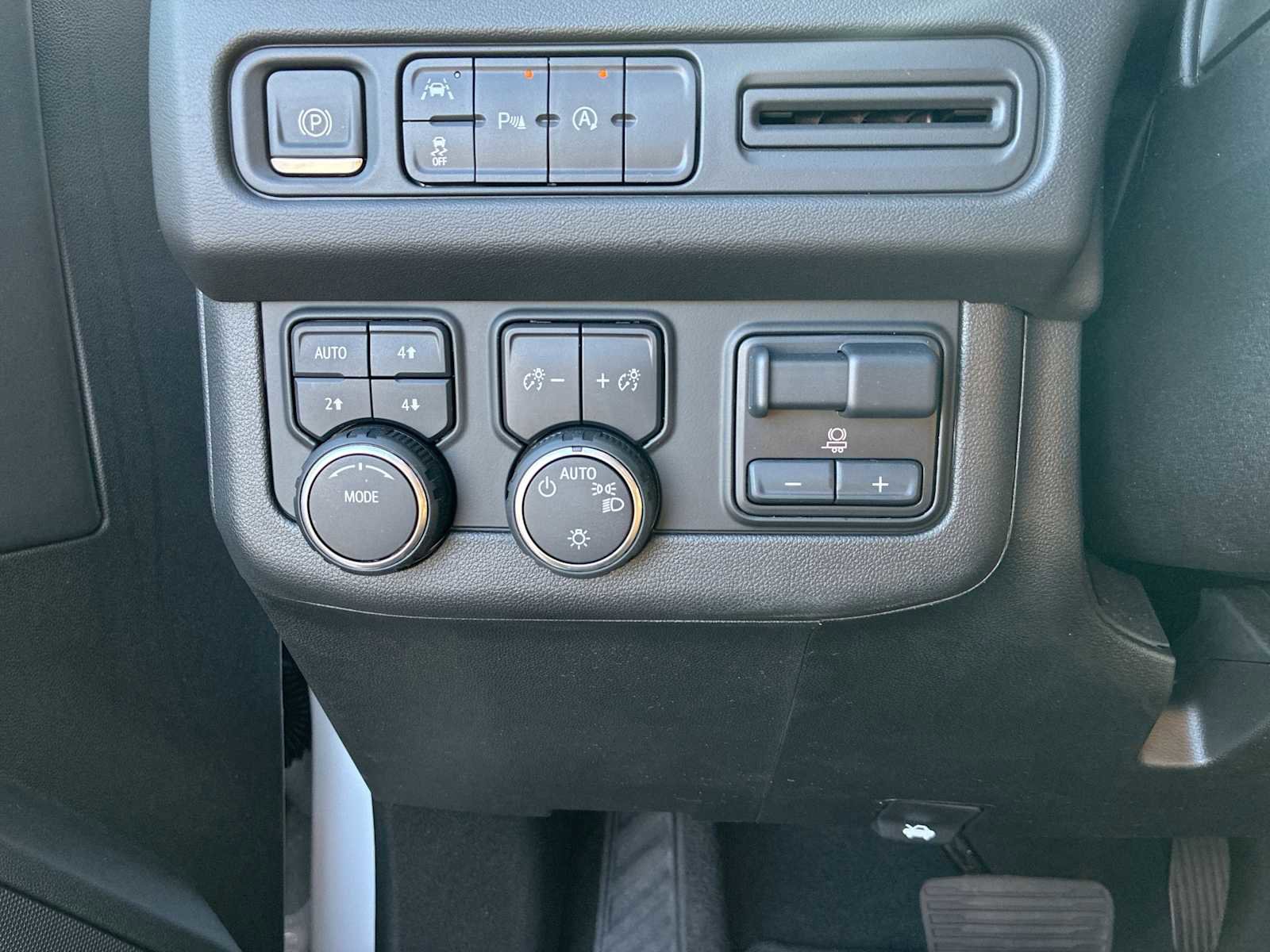 Certified 2024 Chevrolet Tahoe LS w/ Driver Alert Package image 17