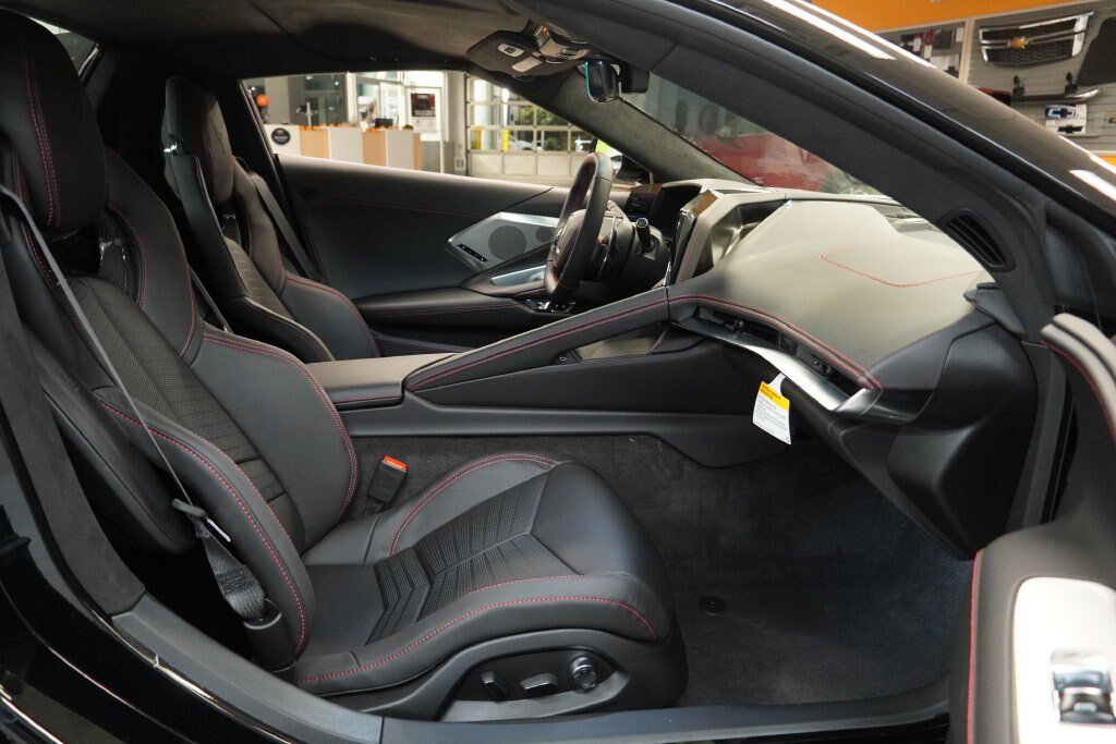 New 2027 Chevrolet Corvette Grand Sport w/ Z52 Sport Performance Package RWD image 31