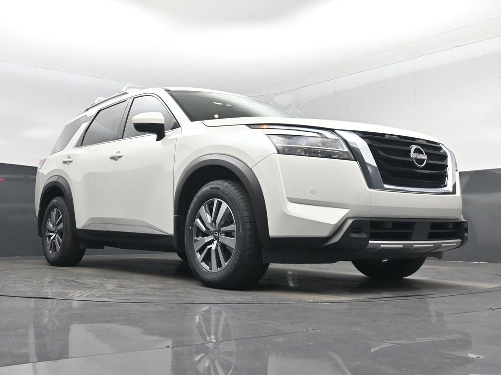 Used 2024 Nissan Pathfinder SL image 32