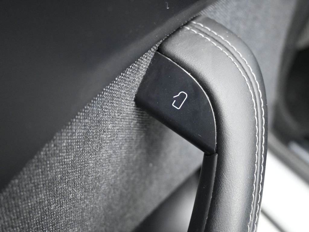 Used 2021 Tesla Model S Plaid image 21