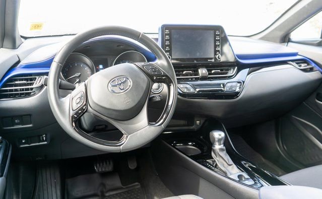 Used 2022 Toyota C-HR XLE FWD image 35