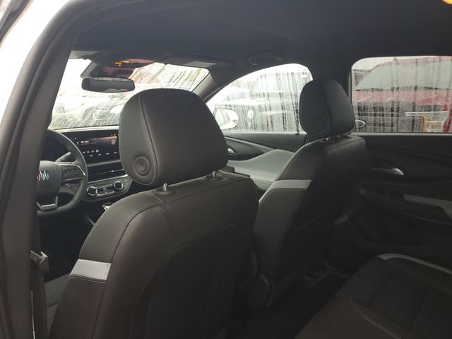 Used 2025 Buick Envista Preferred w/ Convenience I Package FWD image 8