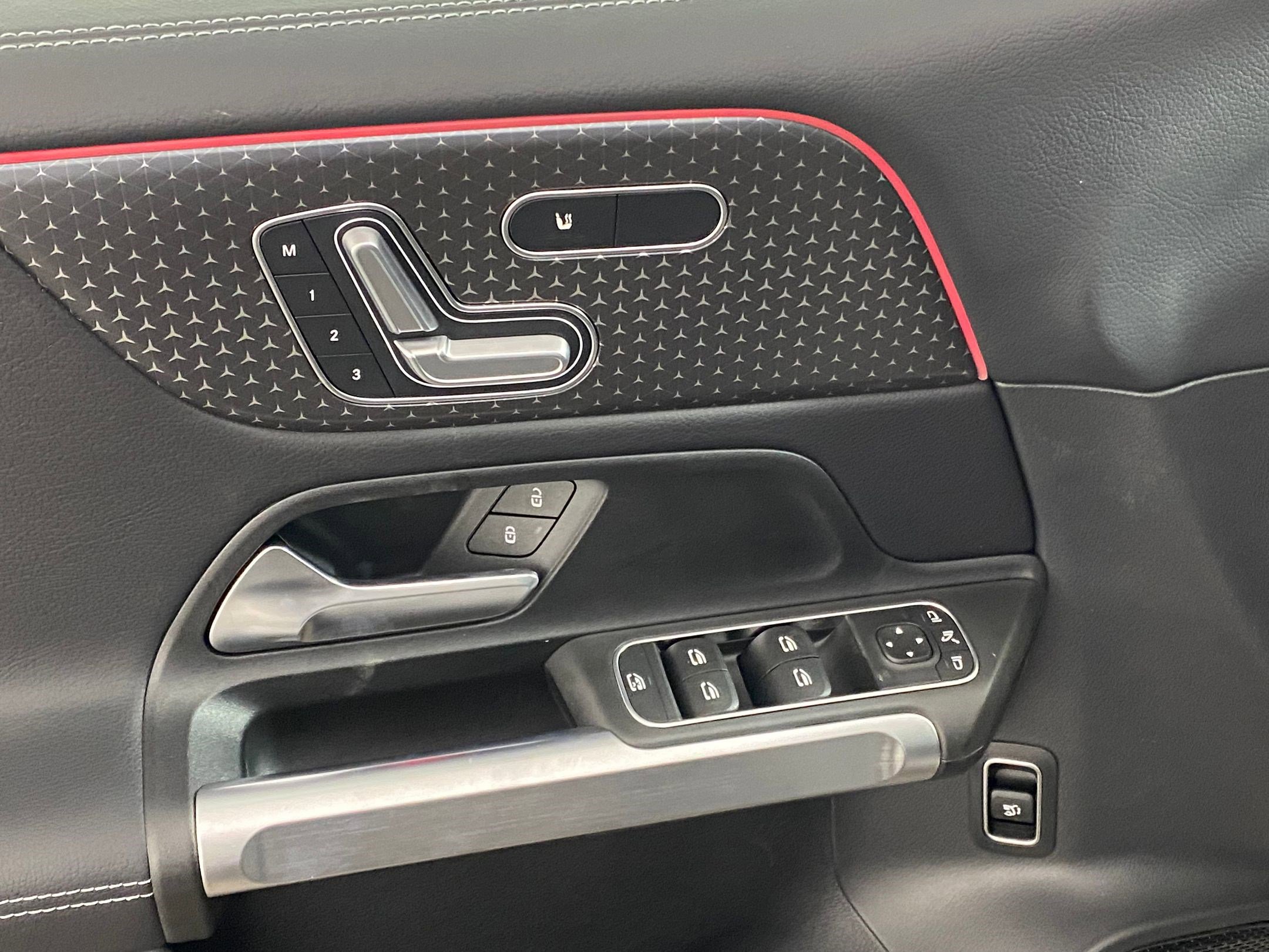 Used 2026 Mercedes-Benz GLB 250 4MATIC image 24